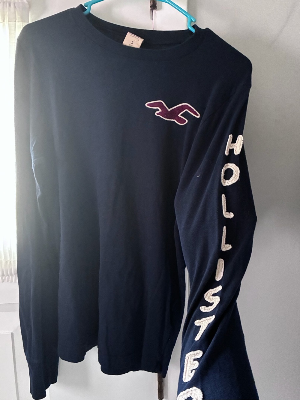 Y2K Vintage Hollister Men's Navy Long-Sleeve Logo Tee